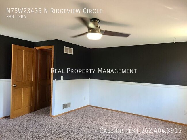 Building Photo - N75W23435 N Ridgeview Cir