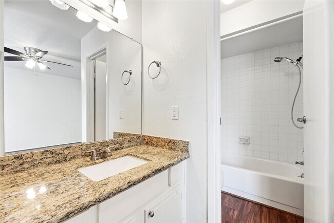 Building Photo - 14515 Wunderlich Dr
