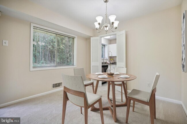 Building Photo - 10655 Montrose Ave