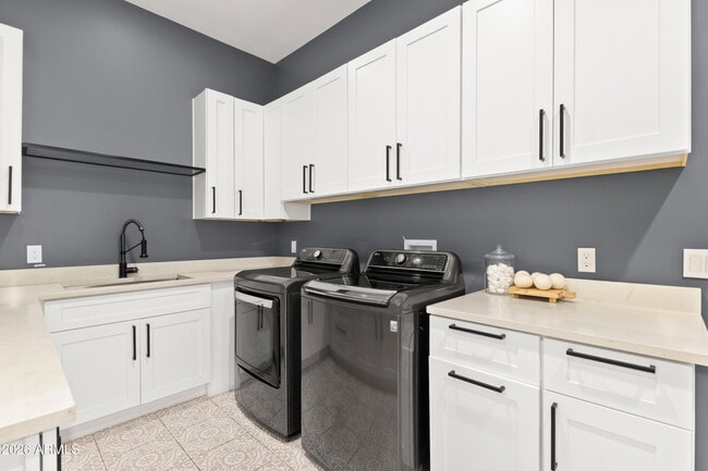 Building Photo - 2912 E Pierson St