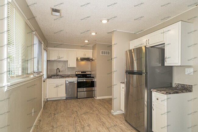 Building Photo - 4108 Davis St