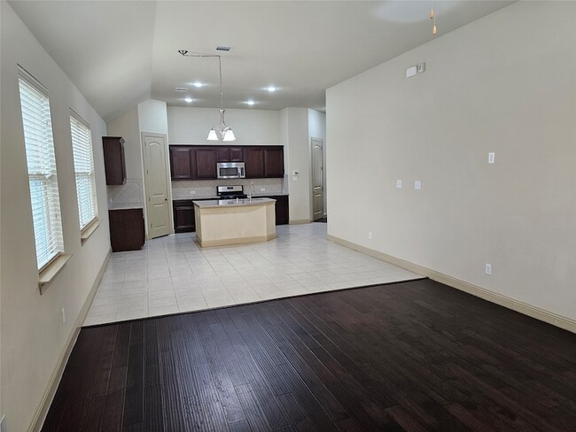 Building Photo - 4012 Eaton Park Dr