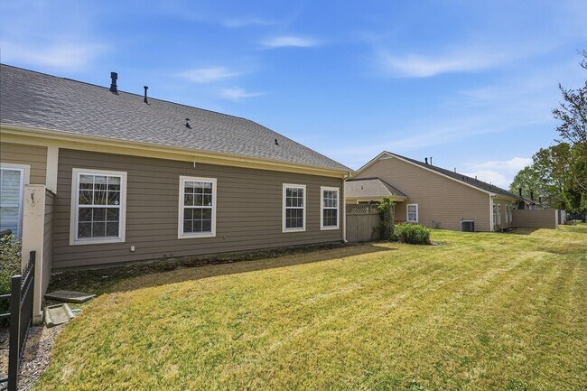Building Photo - 211 Louisville Dr