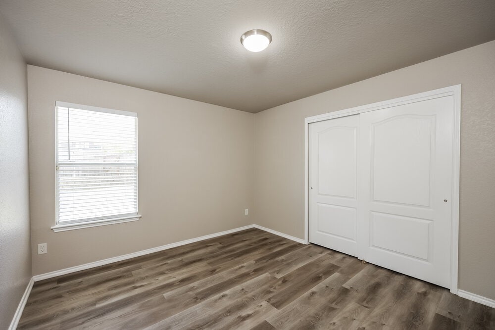 Building Photo - 13510 Sundance Scape