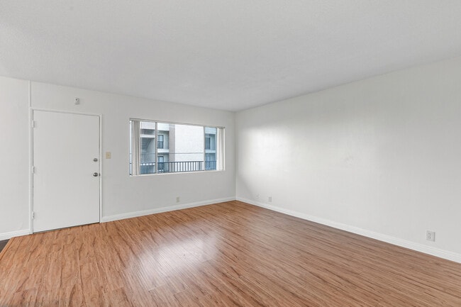 Building Photo - 2701 S Peck Ave