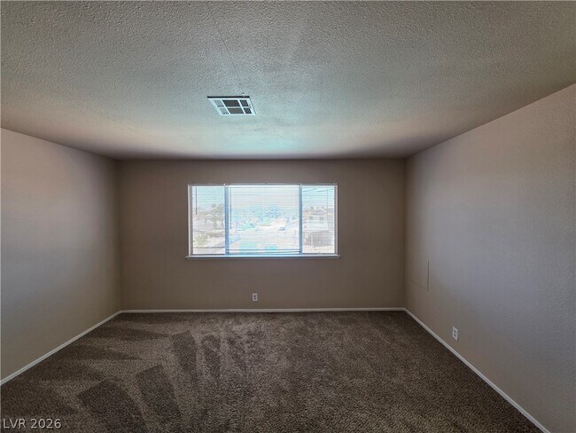 Building Photo - 1745 Mt Hood St