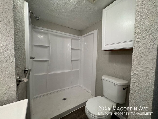 Building Photo - 2044 Magoffin Ave