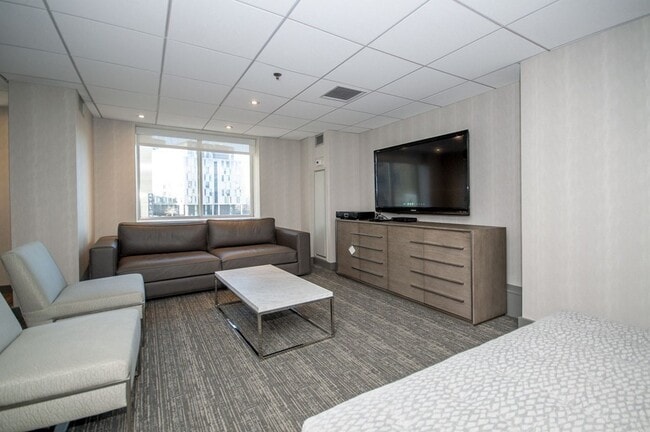 Building Photo - 8 Museum Way