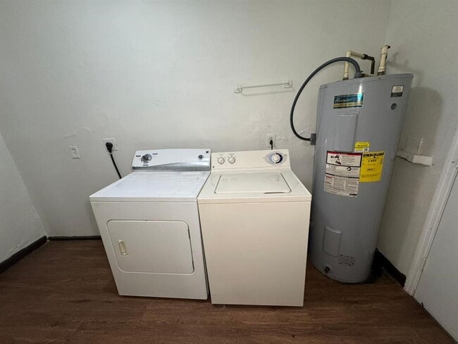 Building Photo - 416 FL-416