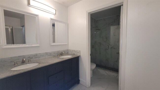 Building Photo - 10155 SW 163rd Pl
