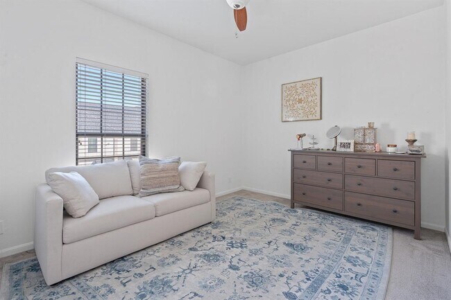 Building Photo - 1307 Kinney Ave