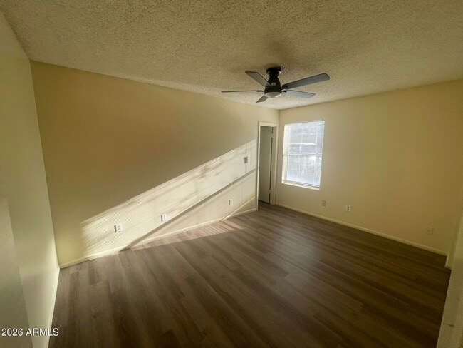 Building Photo - 727 S Hartford St