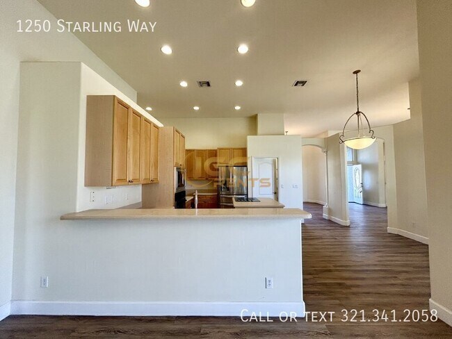 Building Photo - 1250 Starling Way