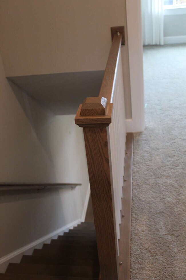 Building Photo - Exquisite 3-Bed Townhouse in Moon Township...