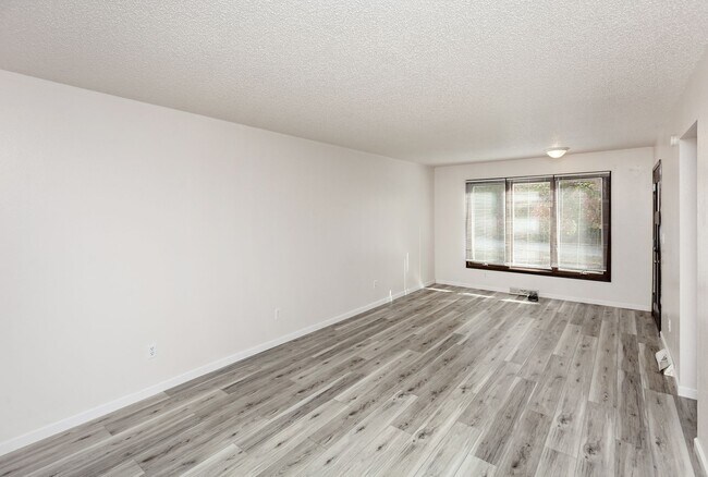 Building Photo - 1020 Williams St