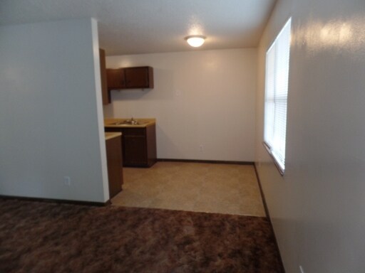 Building Photo - 706 E Inskip Dr