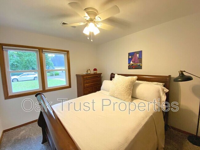 Building Photo - 303 Christiee Ct