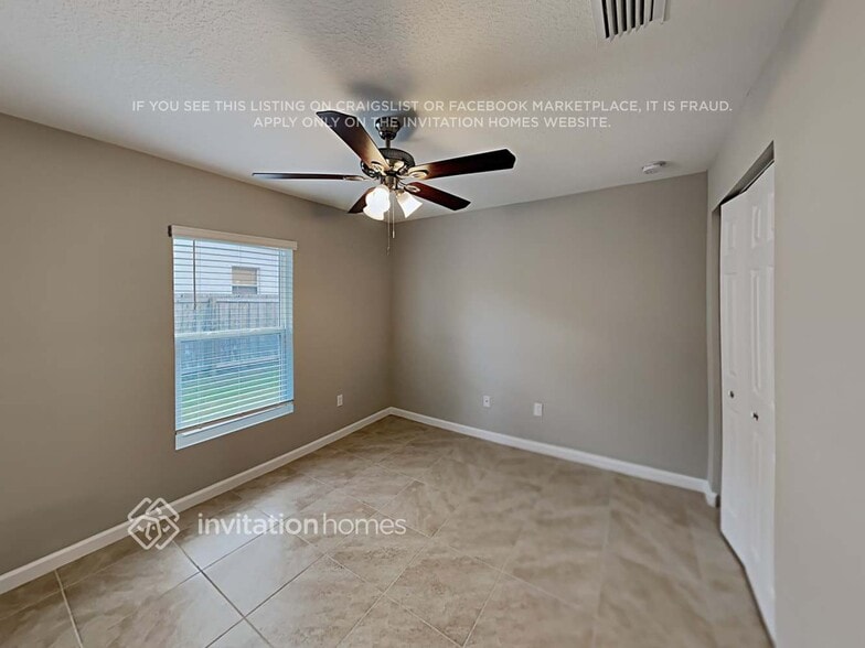 Building Photo - 317 SE Whitmore Dr