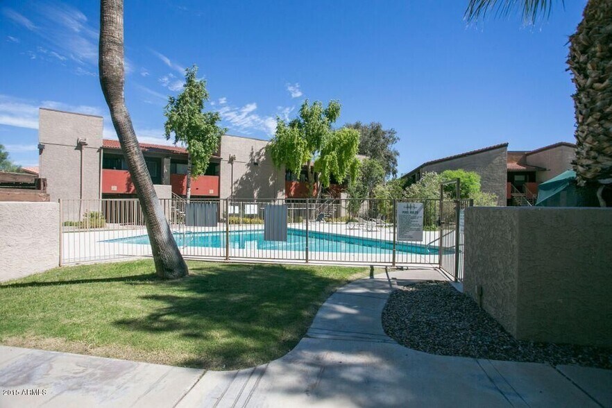 Building Photo - 1730 W Emelita Ave