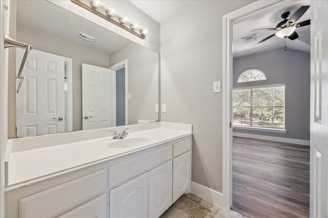 Building Photo - 16523 E Canterra Cir