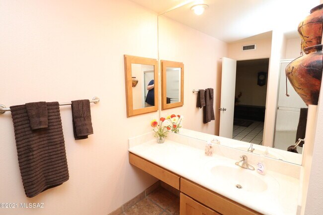 Building Photo - 5602 N Camino Del Sol