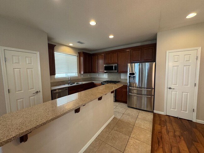 Building Photo - 2120 Virginia Lake Way