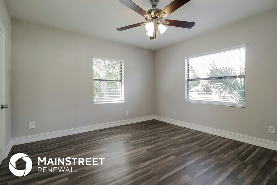 Building Photo - 4118 Minoso St