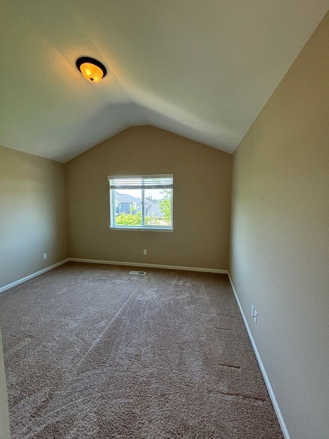 Building Photo - NW Portland- Newer Bethany Home! Gourmet Kitchen, Open Loft/Landing, Large  Master Suite!