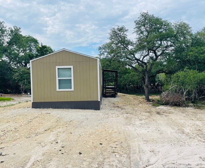 Building Photo - 459 Clay Ridge