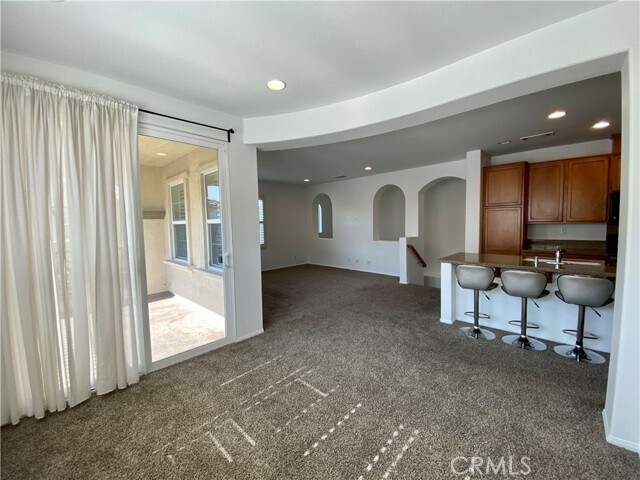 Building Photo - 2750 E Oak Hill Dr