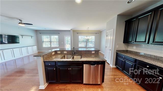 Building Photo - 1757 Evergreen Dr