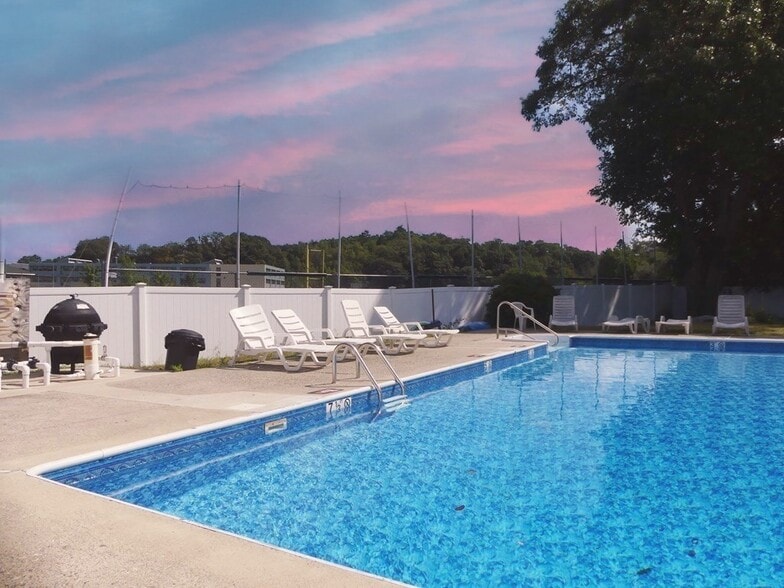 Building Photo - 18 Austin Ct