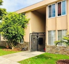 Building Photo - Newly Upgrade 2 Bedroom 1 Bath Apartment Home. Hurry, Won't Last Long!!