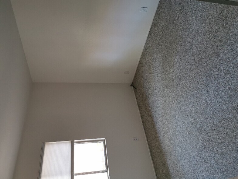 Building Photo - 2035 Alta Loma St