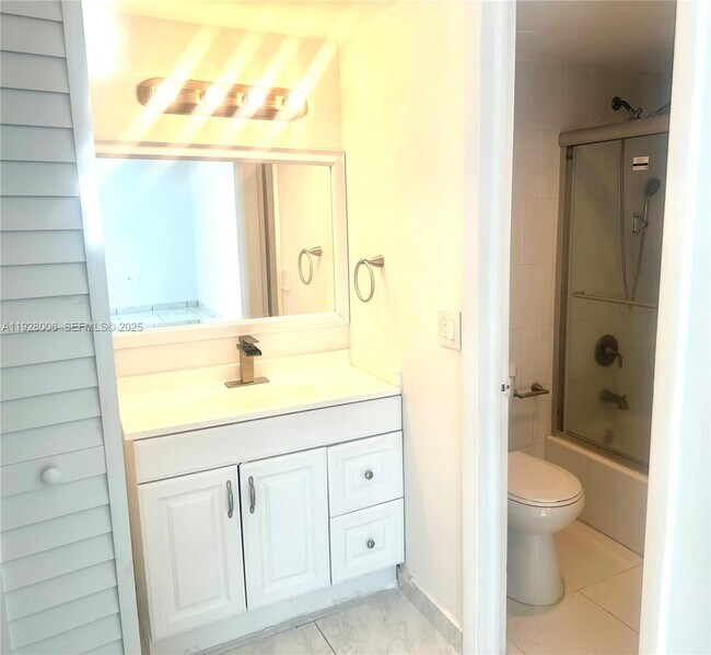 Building Photo - 250 180th Dr