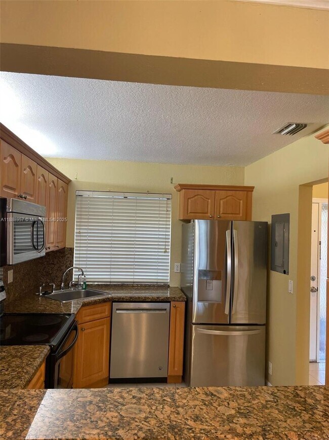 Building Photo - 3702 Coral Tree Cir