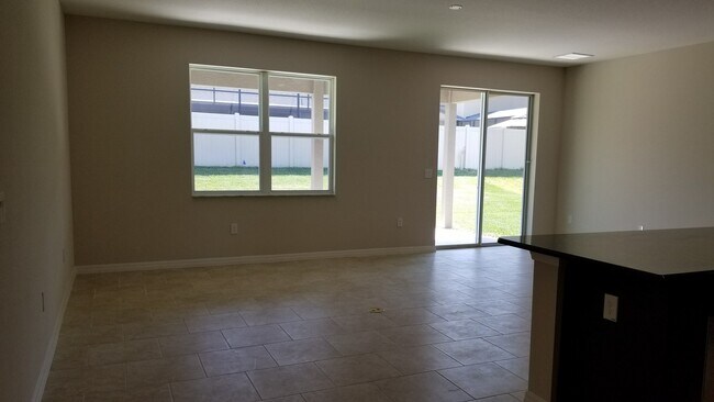 Building Photo - Great 3 Brdroom 2 Bath in Saint Cloud