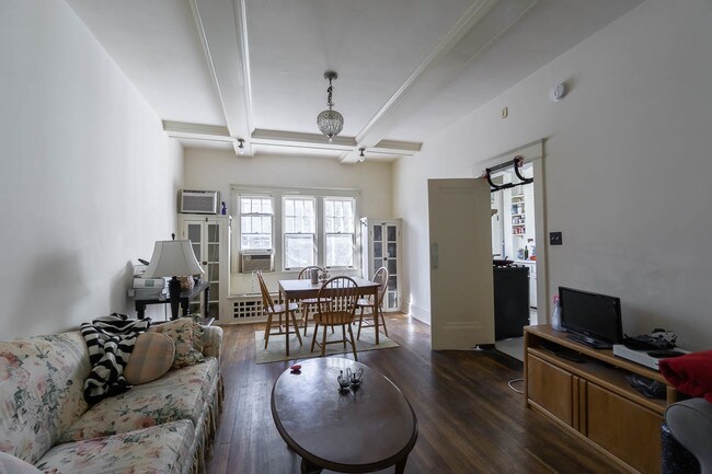 Building Photo - 3204 Porter St NW