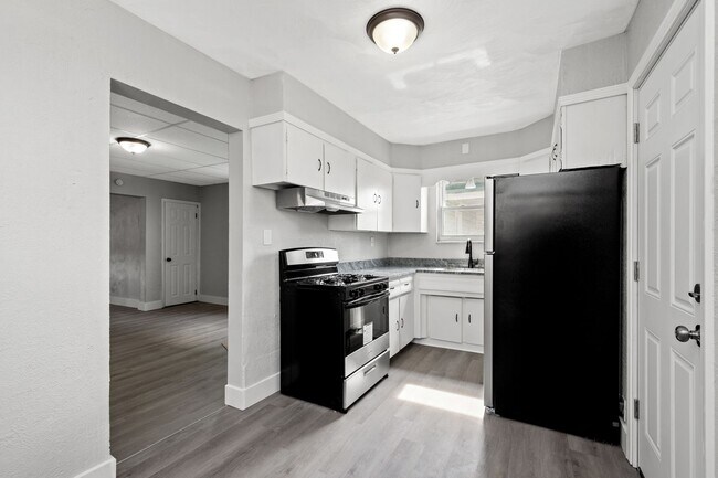 Building Photo - $150 OFF 1ST MONTH OF RENT THRU JUNE 20! C...
