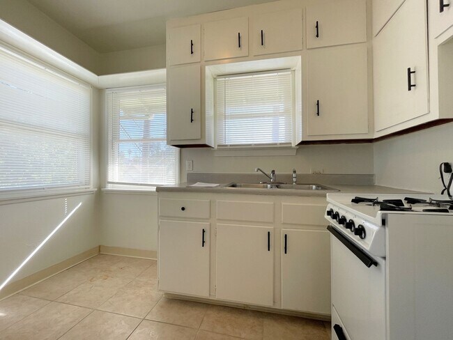 Building Photo - 3891 Locust St