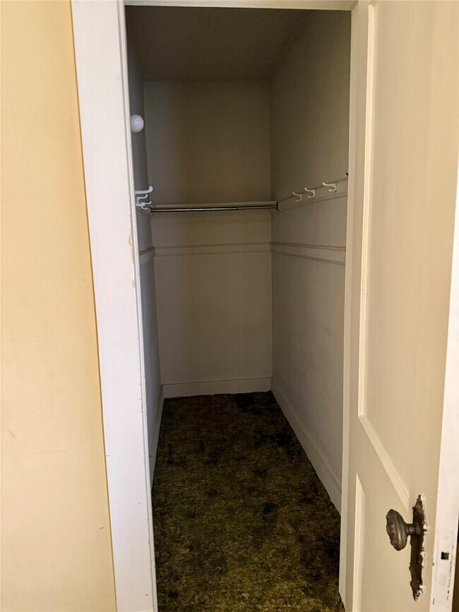 Building Photo - 51 Mill St