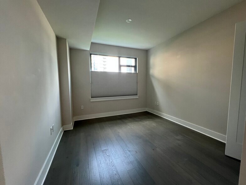 2nd Bedroom - 4960 Fairmont Ave