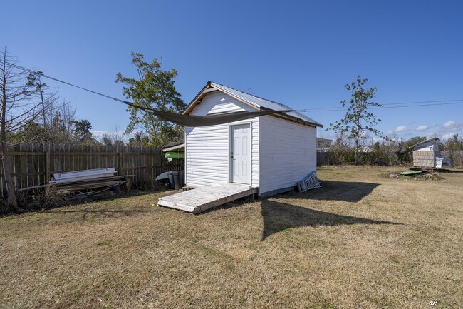 Building Photo - 707 Plantation Cir