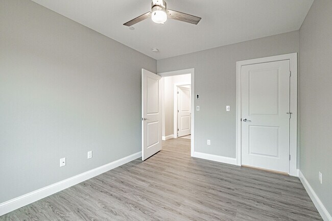 Building Photo - Lakewood Apartments- 19 Eco Way