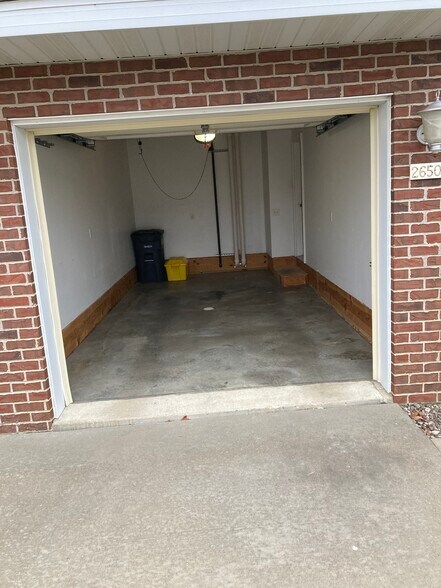 Building Photo - 2650 Millstone Dr