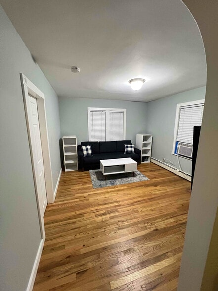 Building Photo - 30 Chase St