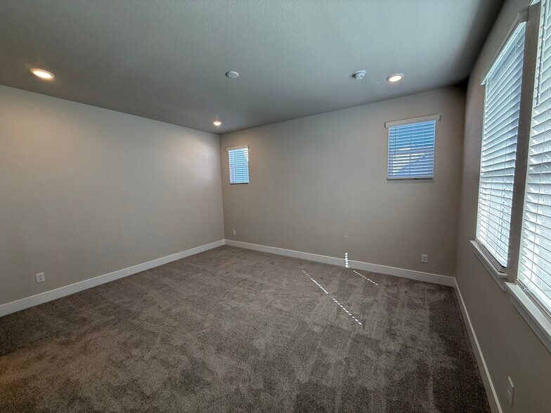 Building Photo - 8896 Yellowcress St