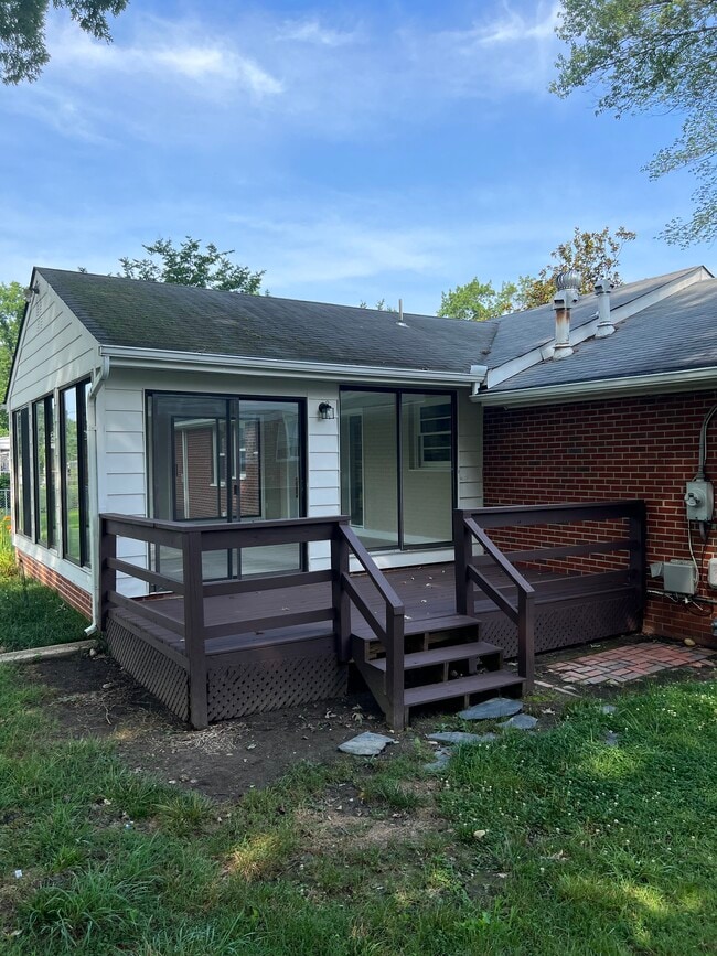 Deck - 2207 Manlyn Rd