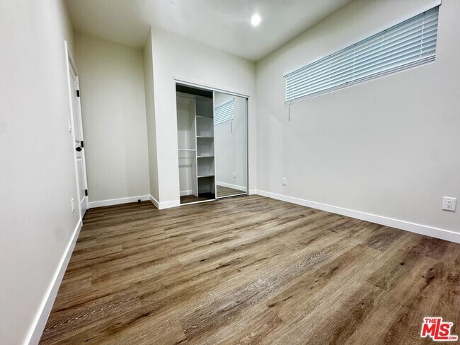 Building Photo - 5637 Homeside Ave