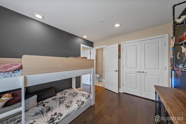 Building Photo - 1901 Swales Ct